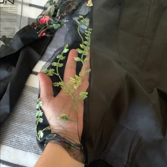 Black Floral Embroidered Men's Jacket - Picture 4 of 6